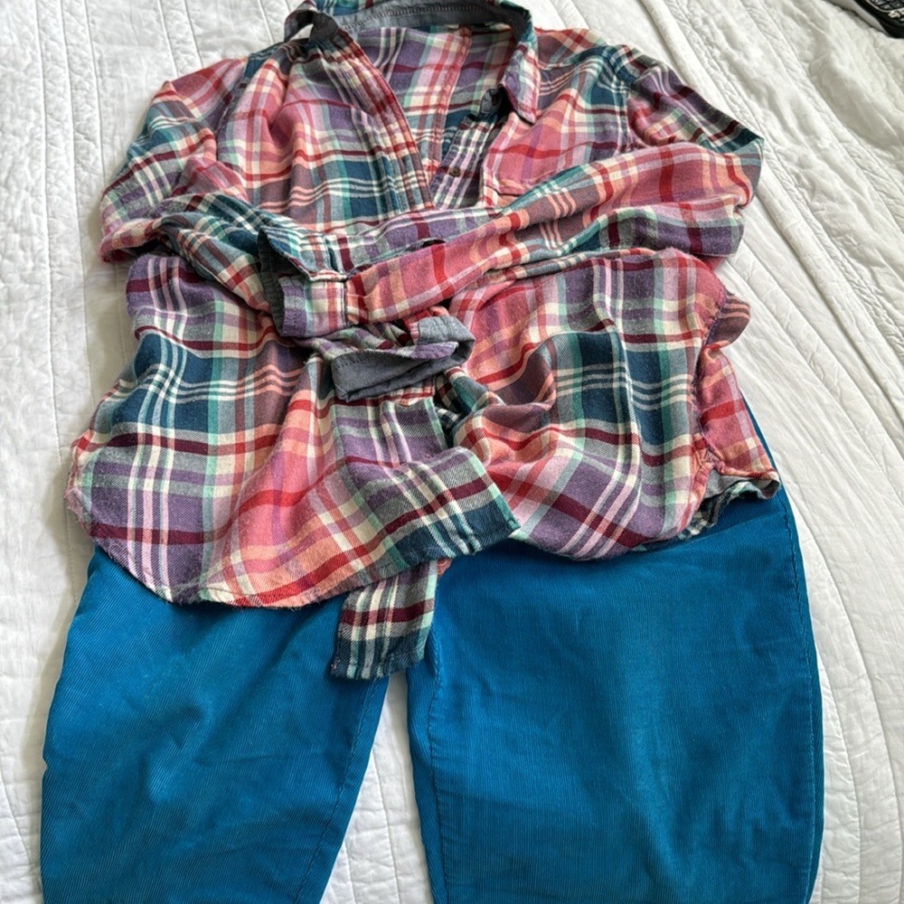 Lucky Brand lightweight flannel shirt. - Picture 5 of 9
